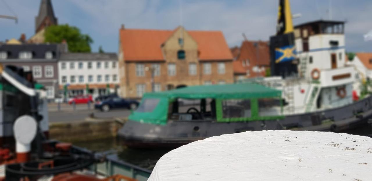 Ferienwohnung Kapitainskoje direkt am Hafen Flensburgs Exterior foto